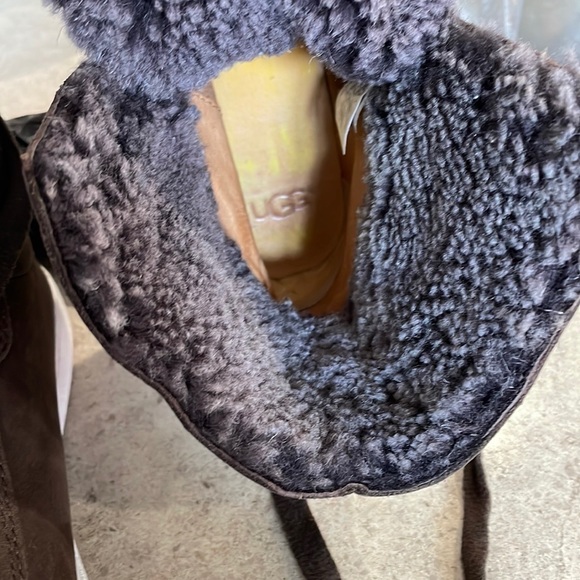 Gorgeous UGG suede boots - Picture 6 of 7